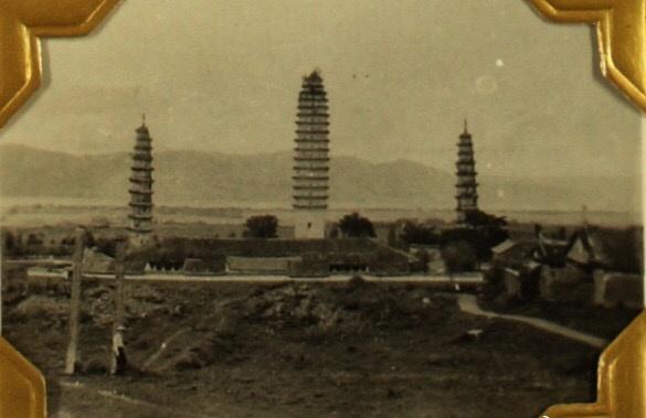 清未老照片：贵族奶娘哺乳小少爷，*女妓**在洋人怀里衣衫不整