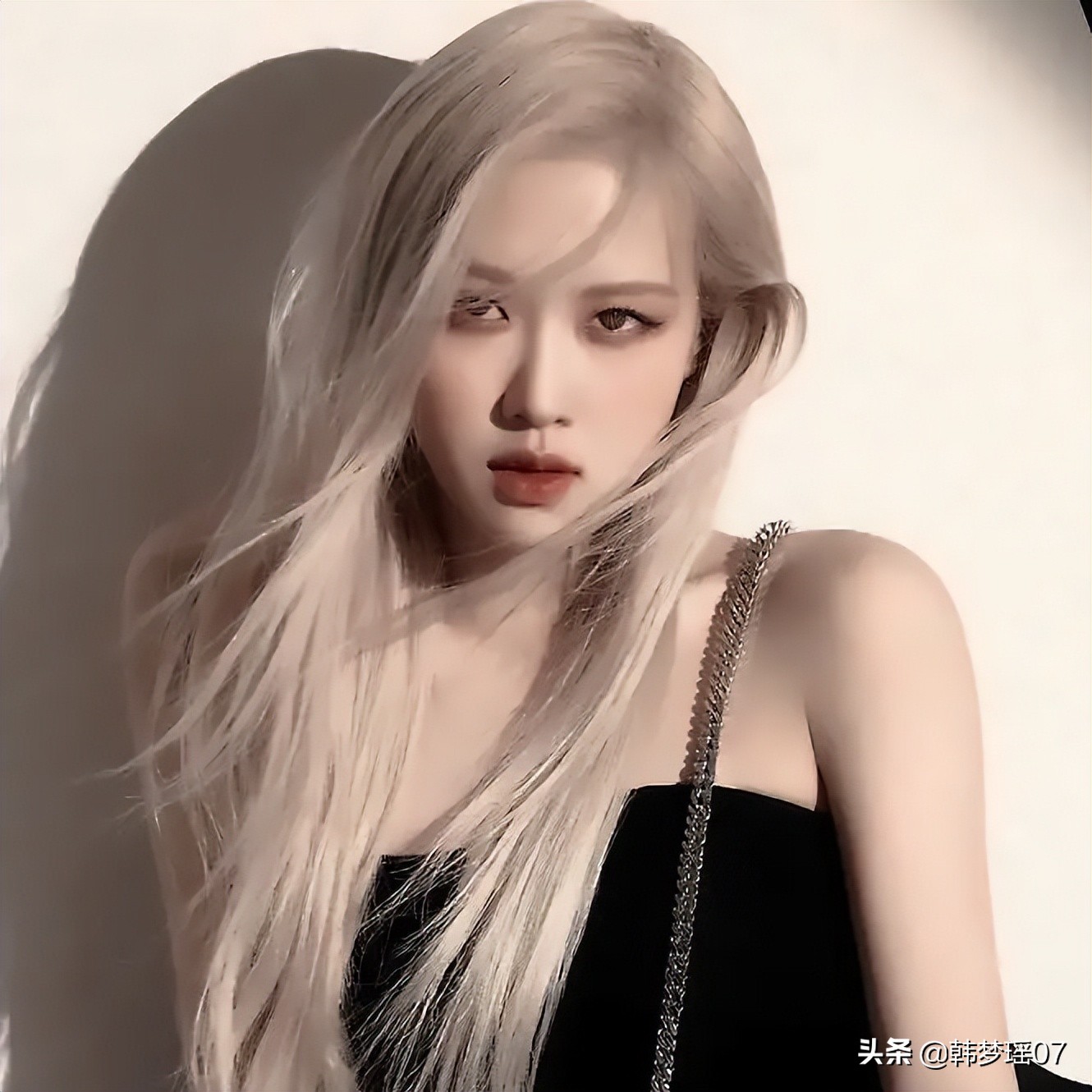 朴彩英ros出圈造型,朴彩英ros为什么这么火