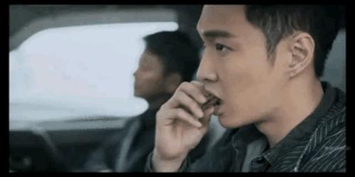 小伙一天吃五六包槟榔导致死亡,28岁小伙一天五六包槟榔