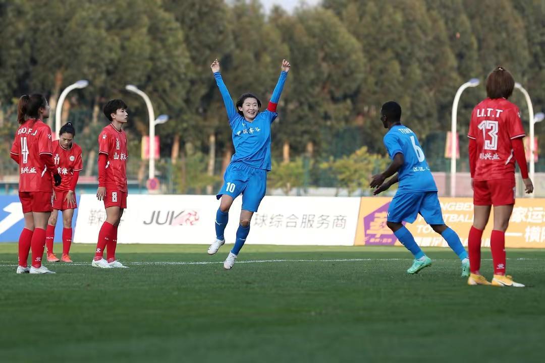 女足武汉胜江苏首夺女超联赛冠军,中国女超联赛江苏女足