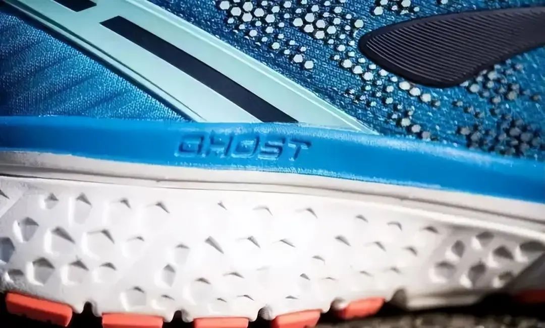 跑鞋tpu材质eva哪个好,跑鞋eva鞋底和橡胶底哪个好些