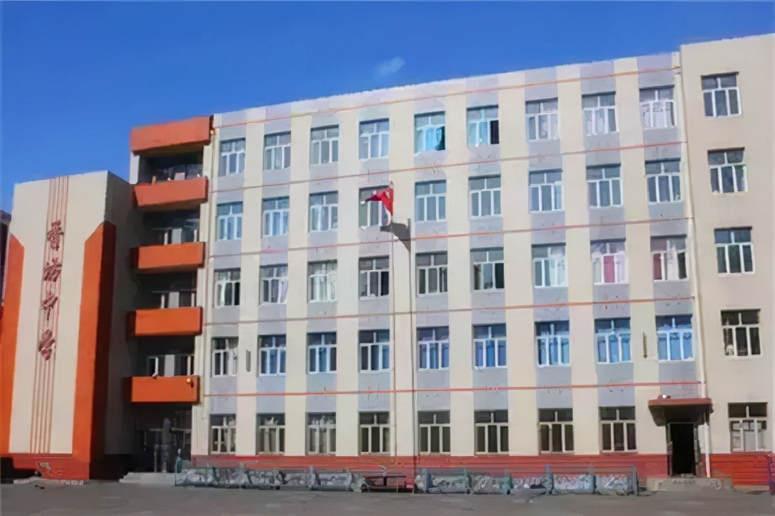 2022哈尔滨中考初中排名,哈尔滨松雷和德强哪个高中好