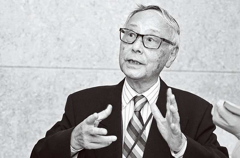 香港富豪成名靠养马，有人信马王“绿怡”竟敢亏空公款投资买马