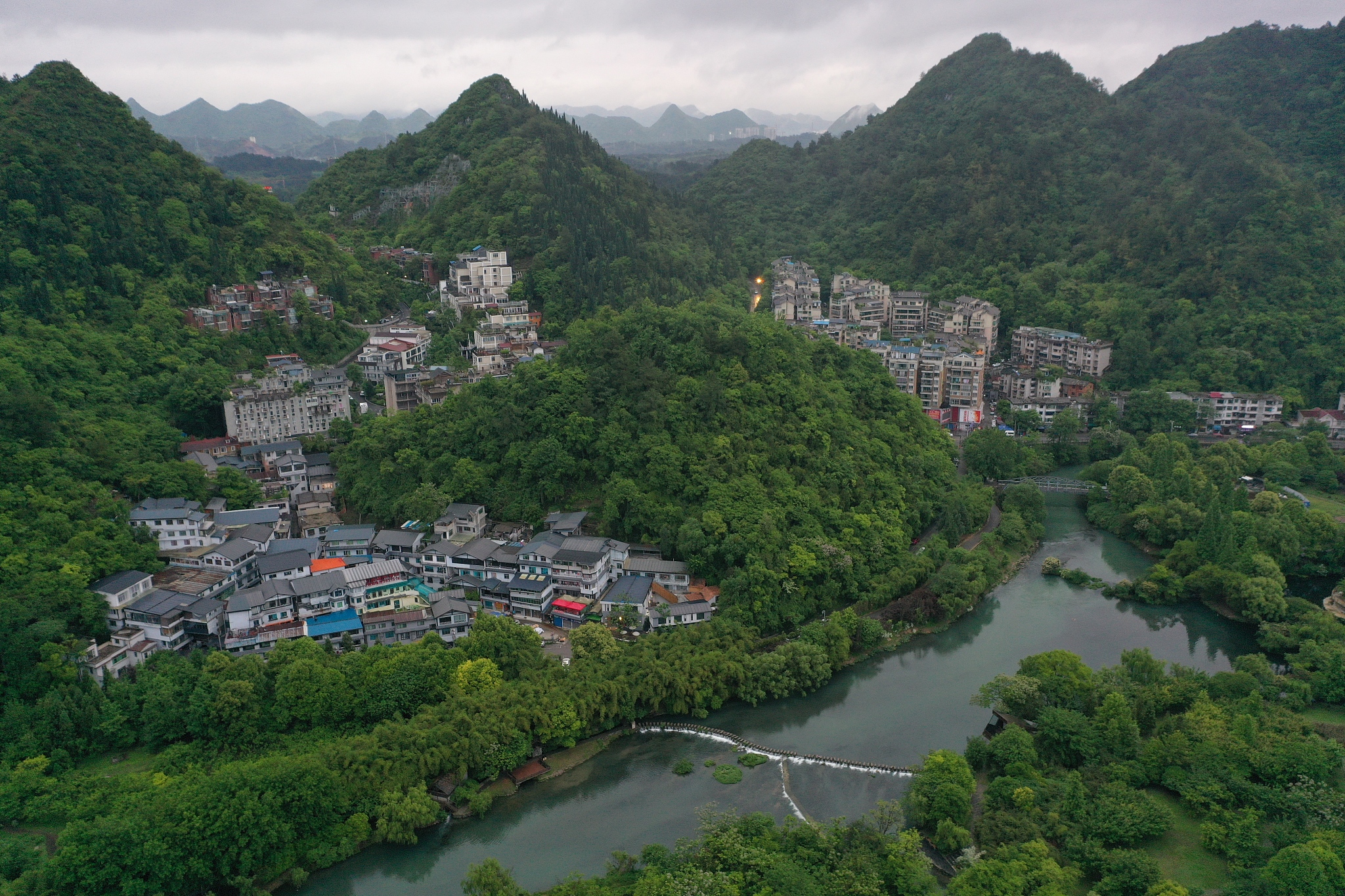 谱写中国式现代化贵州篇章,奋力谱写中国式现代化建设新篇章