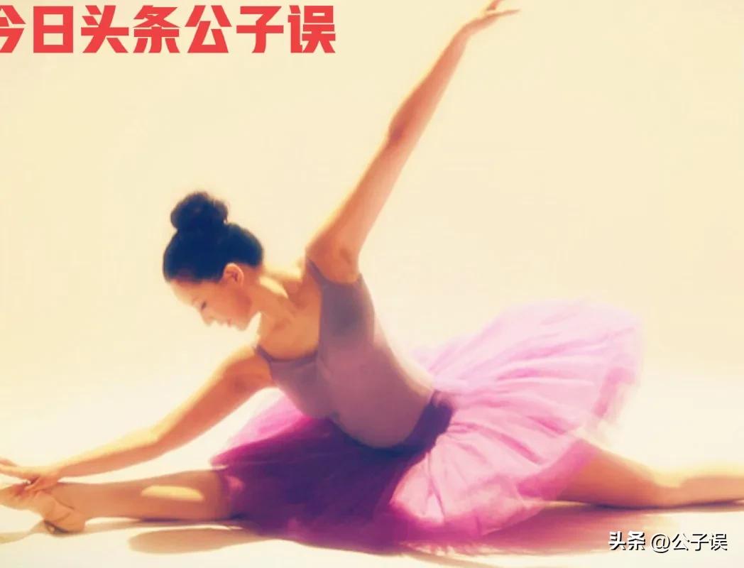 她拒绝登上情色杂志的封面，转身一脱成名，如今专演八路军女战士