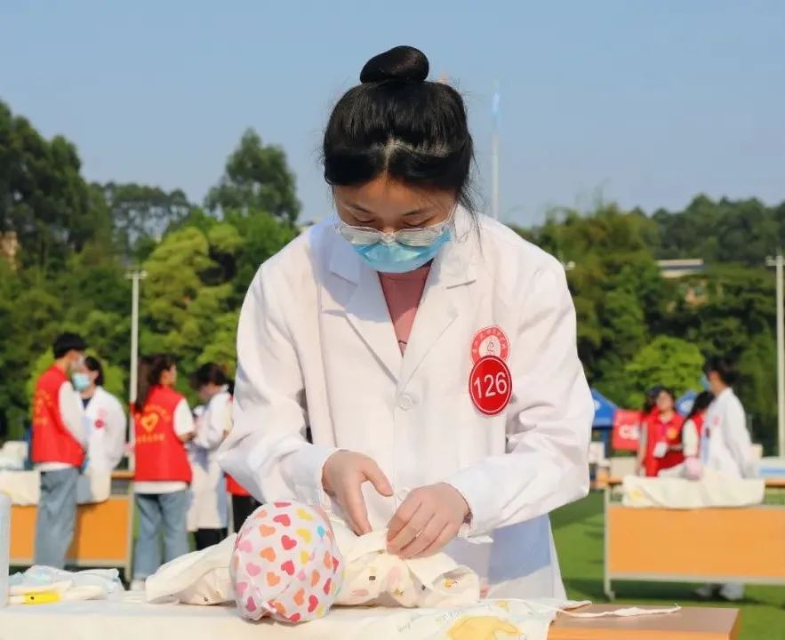 介绍护理学院,护理学院的学院简介