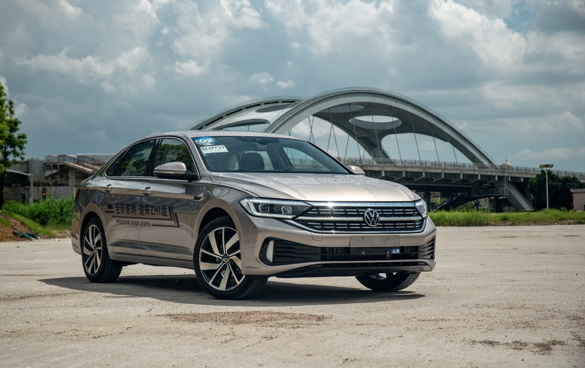 大众速腾2022款1.5t价格及油耗表,推1.5t车型静态体验新款大众速腾