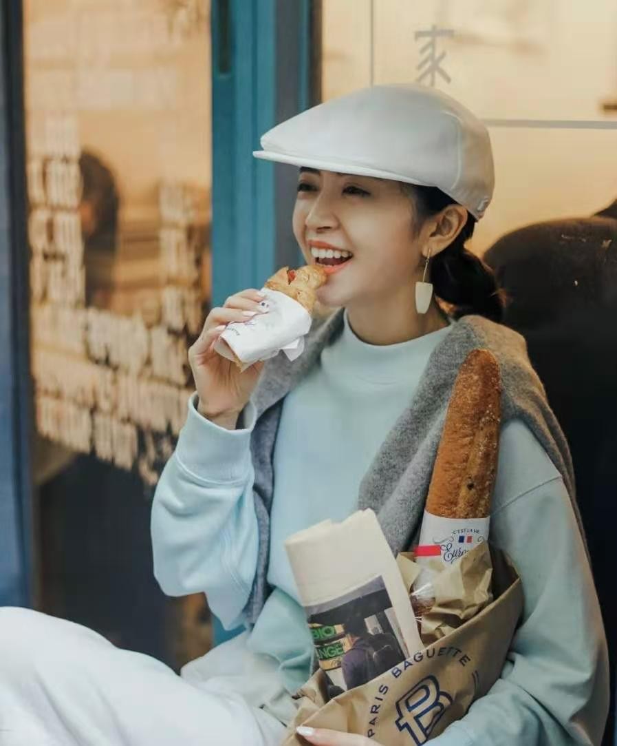 买卫衣不是越贵就越好，注意这5个细节，上身才时髦又显气质