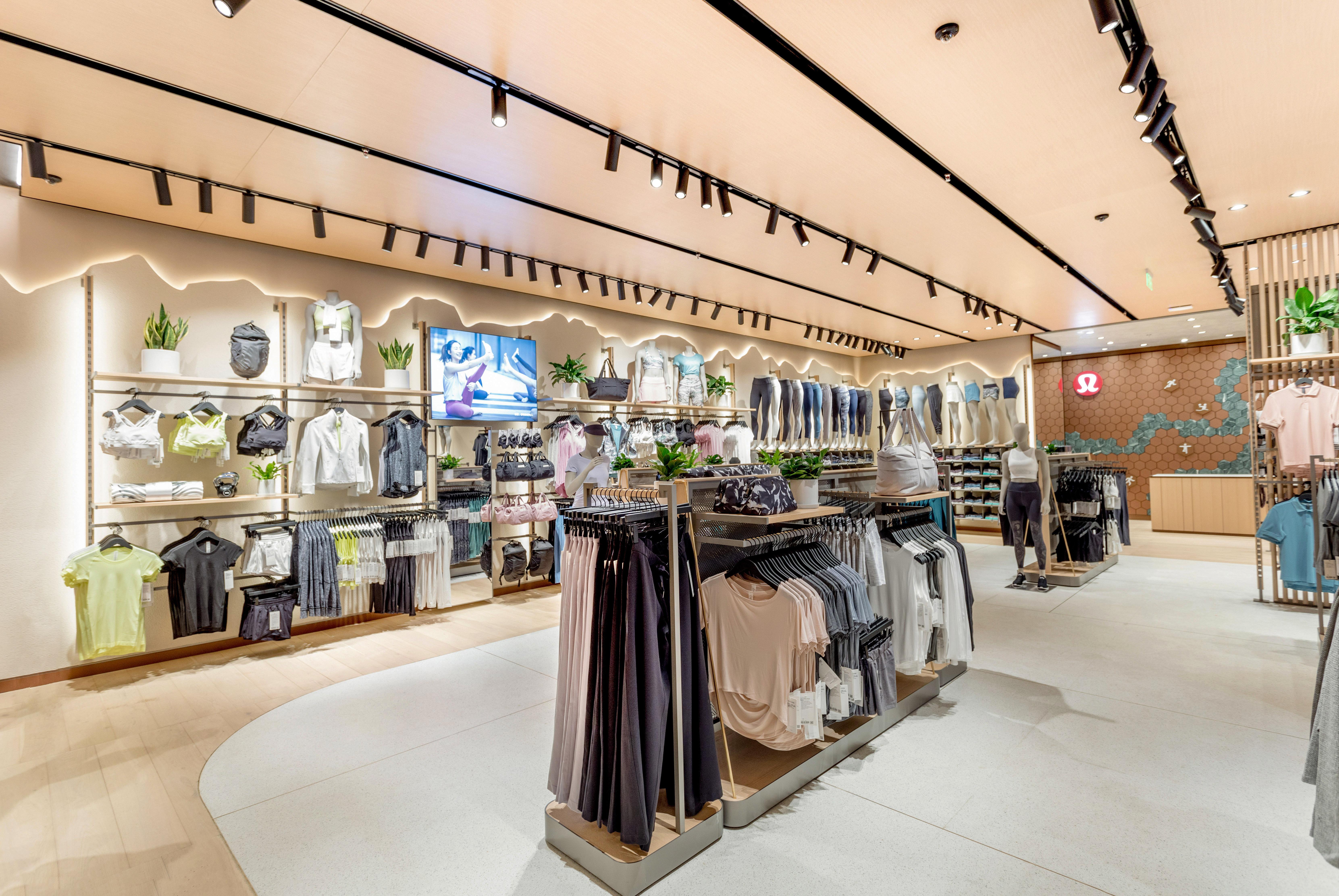 一条瑜伽裤卖出374亿市值,一条瑜伽裤千亿市值