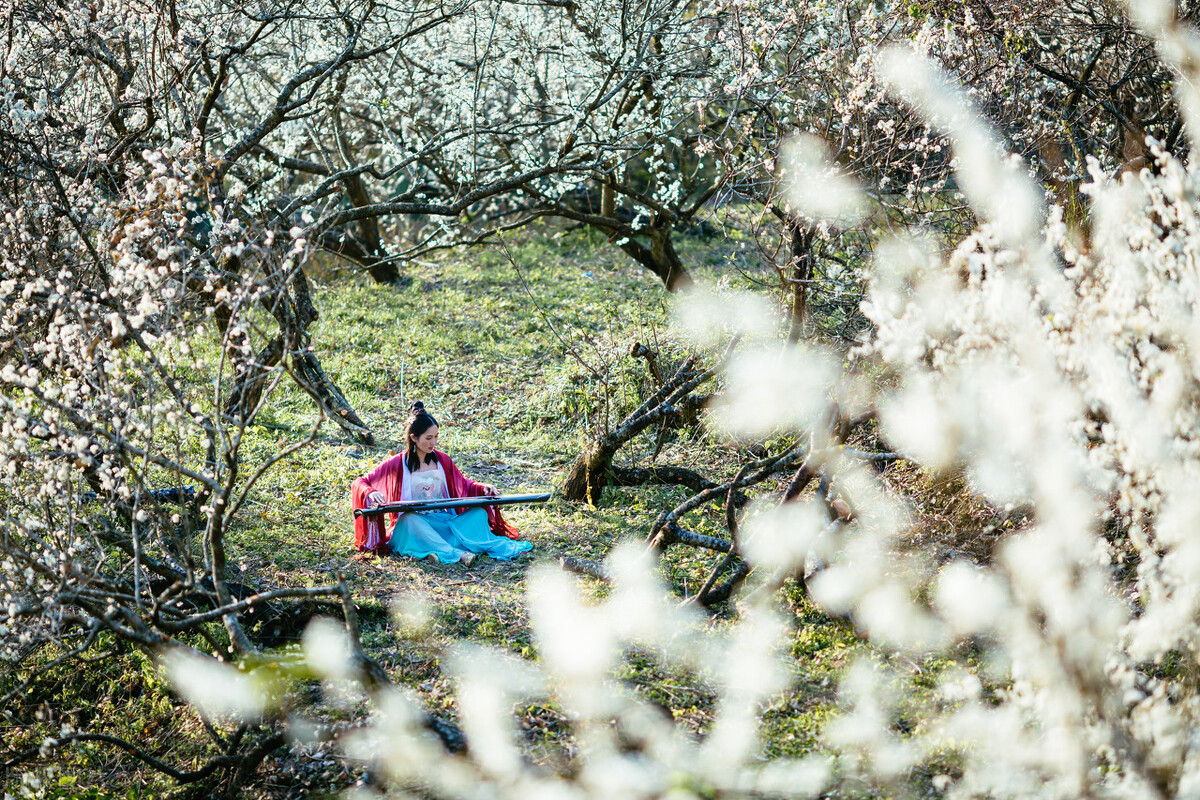 人一定要心存善念才能方得始终,人要心怀善念人生之路才会平坦