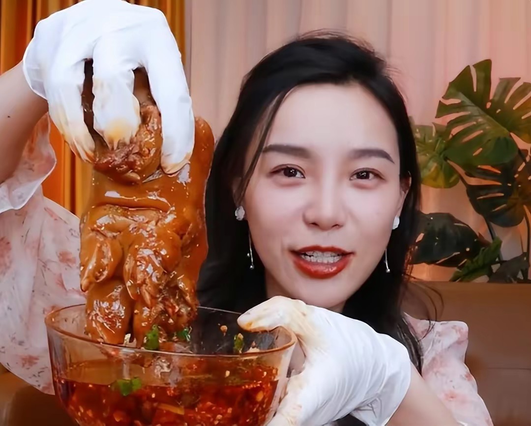 网红小贝饿了后续,网红小贝多有钱