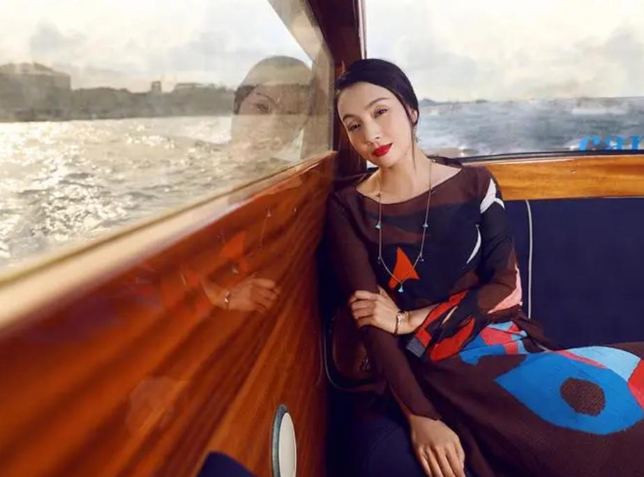 揭秘娱乐圈乱象的女艺人,娱乐圈中被骗得最惨的女明星