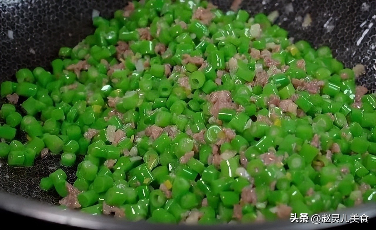 一家三口被查出肝病,三种物品长期放冰箱易致肝癌