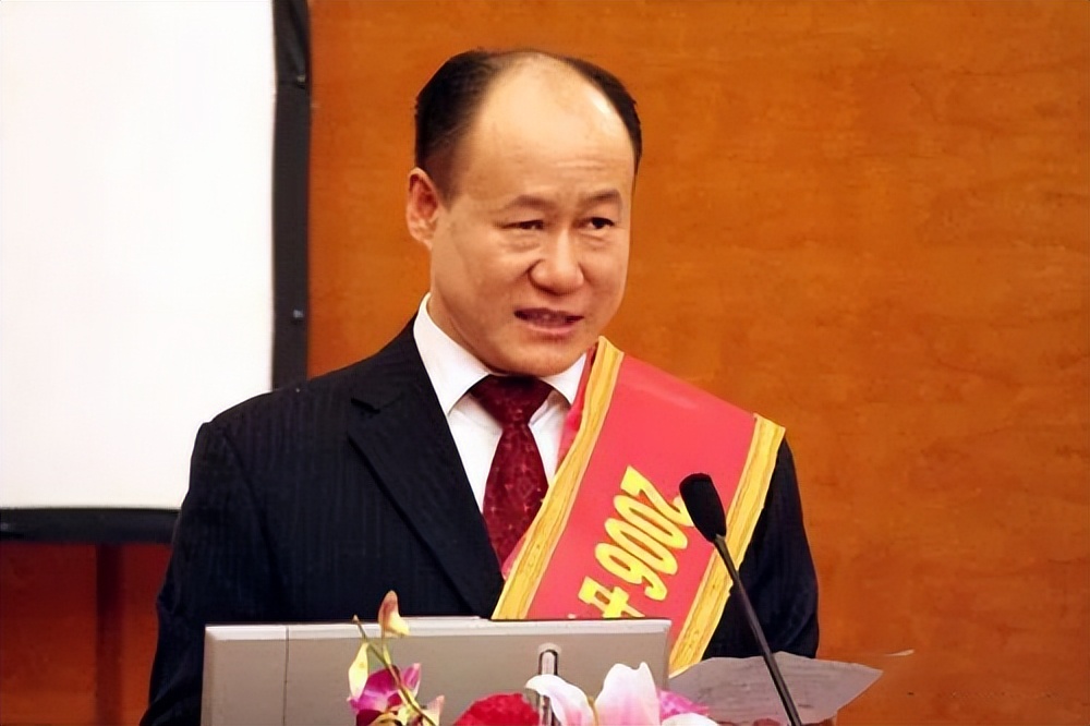 辽宁农民用蚂蚁打造神药，骗120万农民220亿，拿钱买豪车、养情人