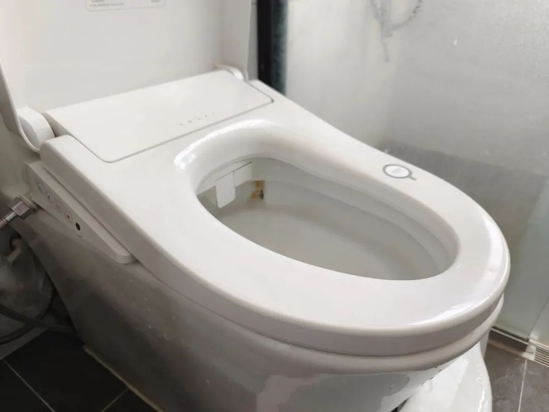 卫生间有臭味怎么解决最有效,怎么解决卫生间地面有臭味的问题