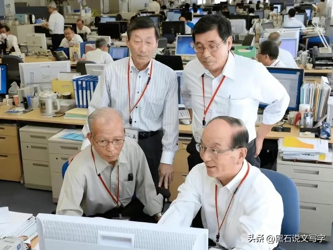 日本专家更狠:让老人集体切腹自杀!