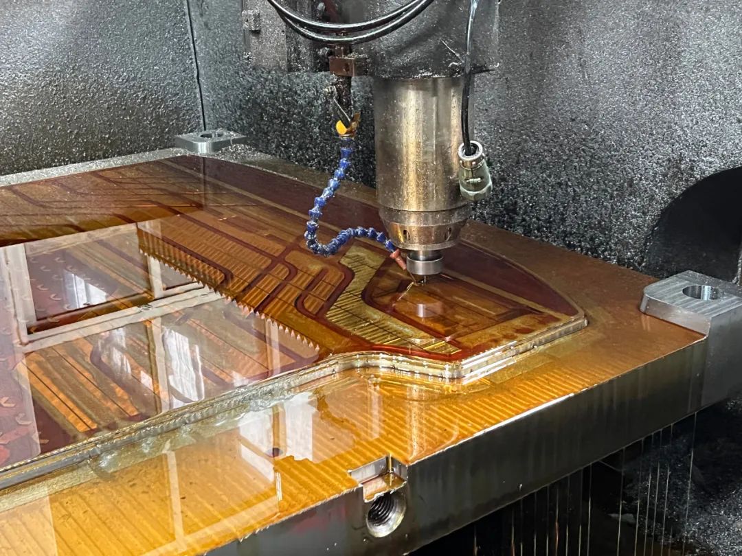 鏉窞闇囧崌姹借溅鑴氬灚,闇囧崌