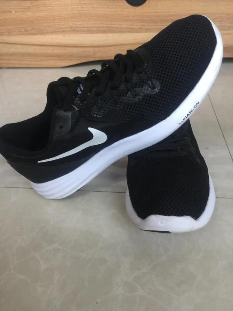 为什么中年人年轻时尚老了变土,年轻人穿什么款式耐克鞋子