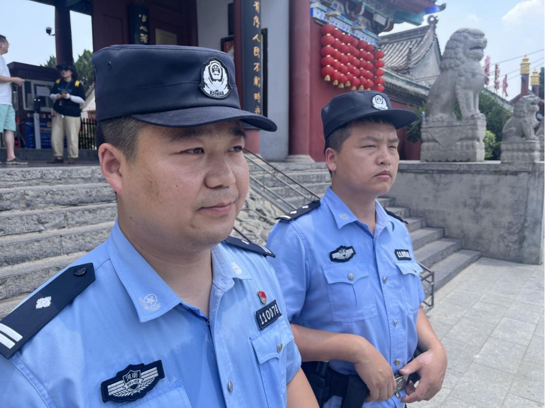 基层民警做示范勇争先,基层民警廉洁先进事迹