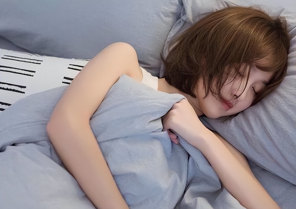 坚持裸睡的人能收获哪些好处,长期裸睡的人是什么心理