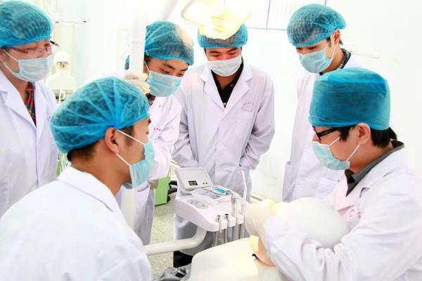 立德树人坚守初心，漯河医专如何实现全面跨越？