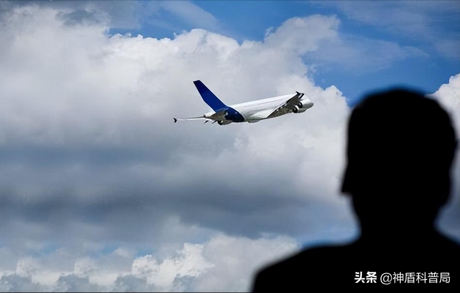 大叔花80万造飞行器,80后大叔一人挣钱养活全家