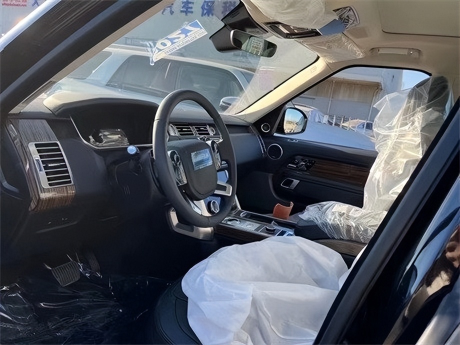 21年路虎揽胜运动版hse,路虎揽胜行政3.6柴油越野测试