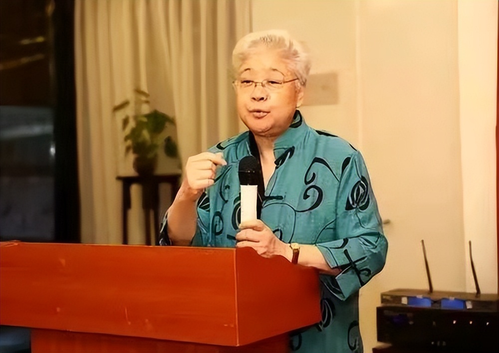 她是中国外交界的明星,基辛格称她可以竞选美国总统,80岁仍未婚