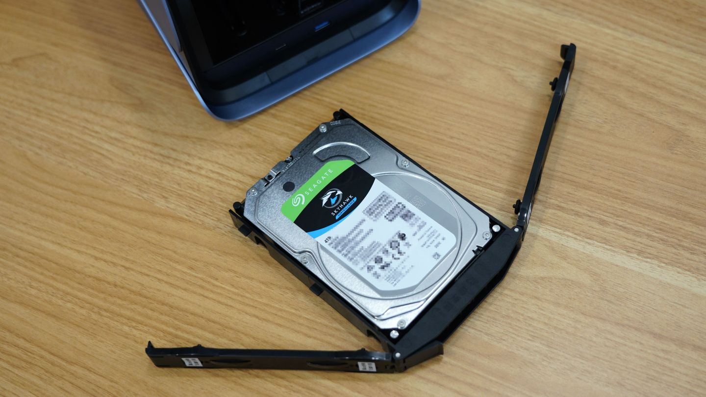 极空间z4s影音教程,极空间z4s系统安装位置