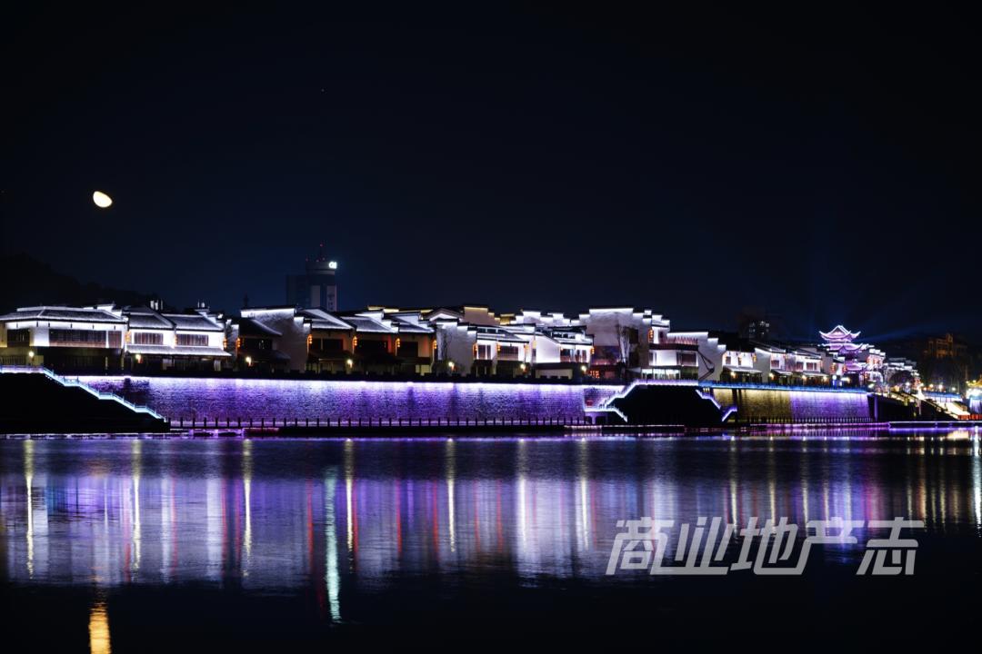 黄山风景屯溪老街,夜游黄山屯溪老街一角