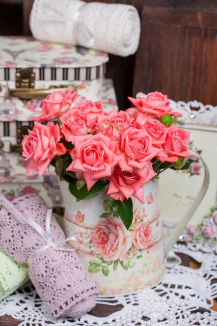 一朵白色玫瑰花的花语是什么,粉色玫瑰花和粉色绣球花花语