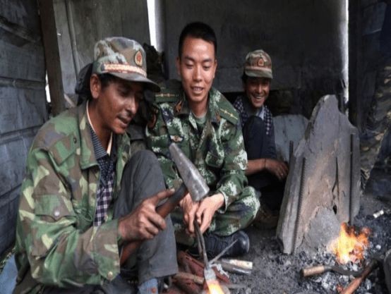 流浪200年，2003年达曼人终于加入中国国籍，如今都愿意参军护国