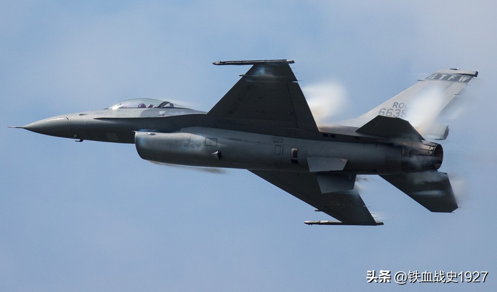 台湾f16战斗机军演,台专家谈2022军事演习