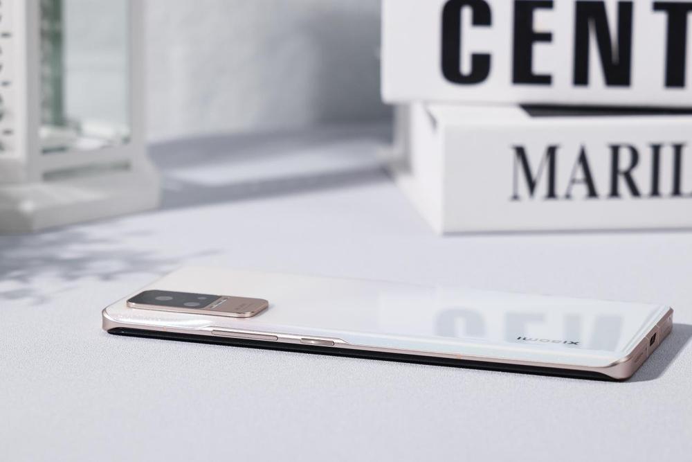 小米civi1s值得男生入手吗,小米civi1s蓝色入手体验