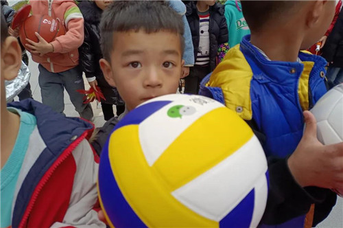为中国足球梦想助力,为农村孩子筑梦爱心公益活动