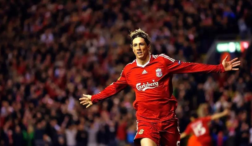 过去30年中，红军五次打破俱乐部转会费纪录，都引进了哪些前锋？