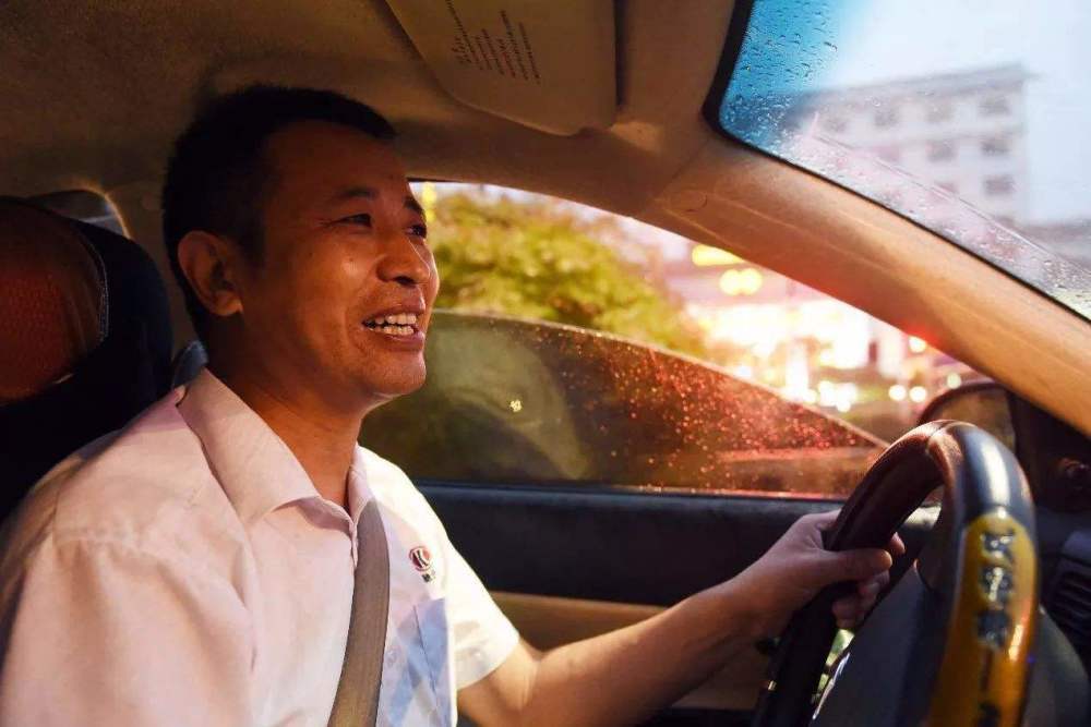 一个网约车司机的跑车月总结,收入最高的网约车司机的经典案例