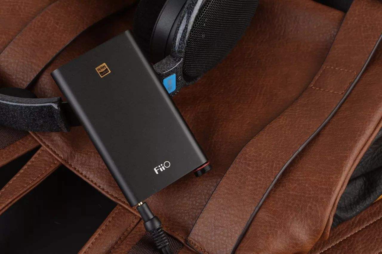 耳放对比声卡,so8五代声卡加耳放效果好不好