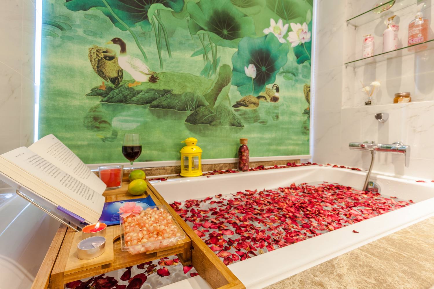 不花钱住五星级酒店 (超五星级酒店服务事项)