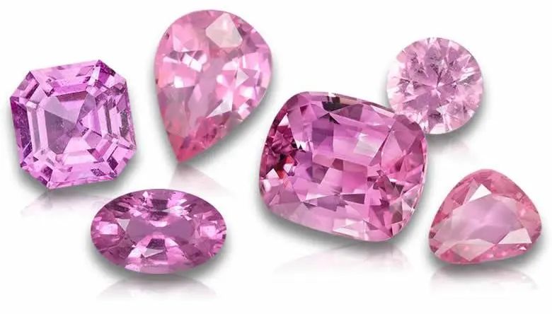 珠宝今年流行色,2017秋冬流行色该怎么与珠宝搭配