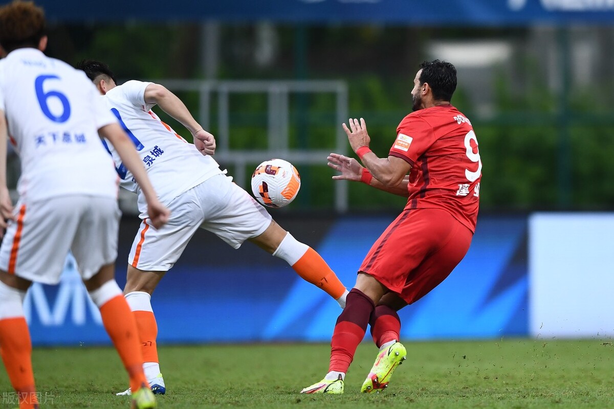 中超河南嵩山龙门vs山东泰山集锦,中超河南嵩山龙门4比1泰山