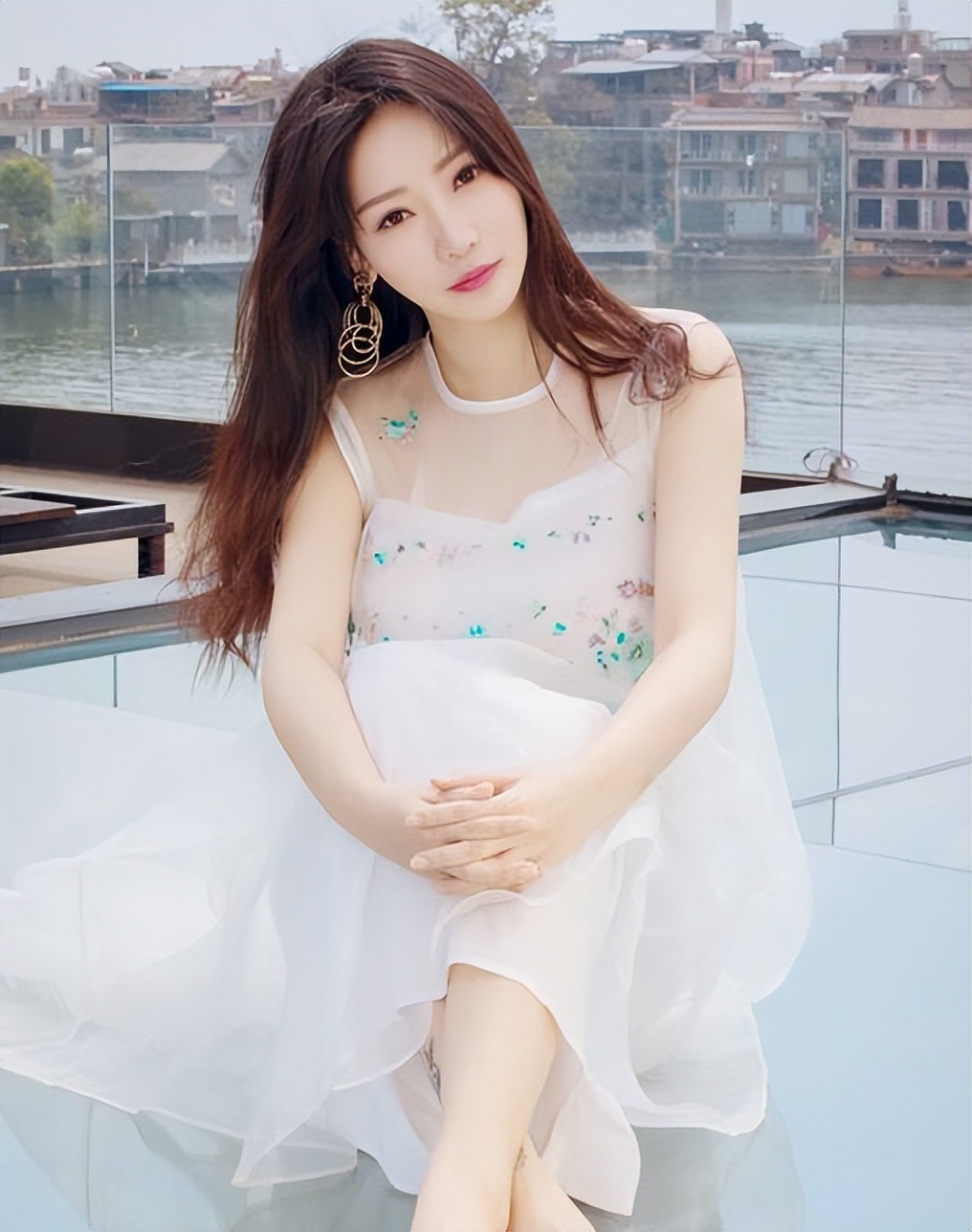 浜洪棿钂稿彂涓煶宀╃殑鐗囨,浜洪棿灏ょ墿韬櫡鏁村娣辨笂