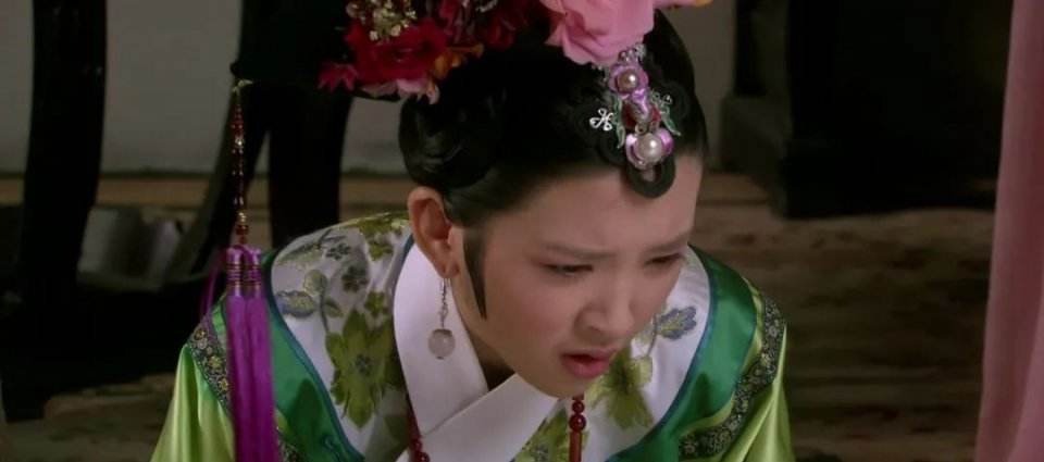 抖音给了椰树集团一壶“糙米薏仁汤”，不止因为“祺嫔”“轻浮”