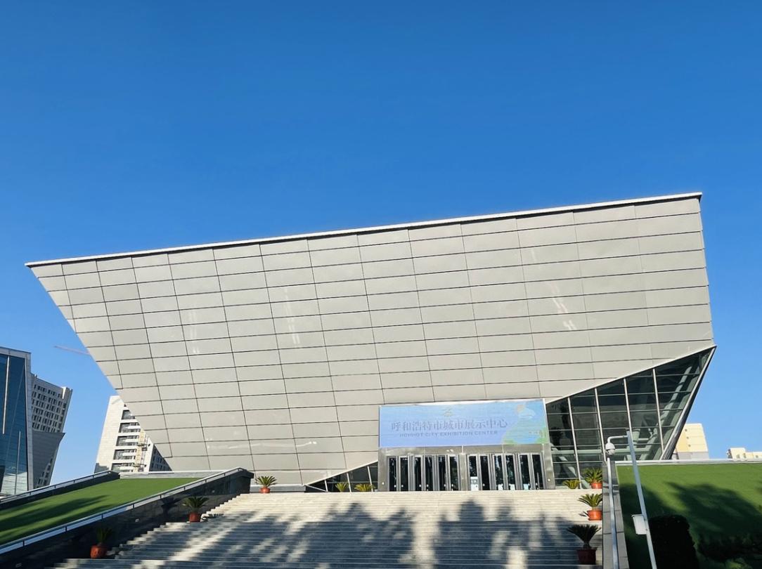 显鸿科技亮相呼和浩特市城市展示中心，助力产业互联