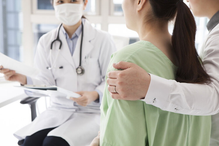 女性放屁多是什么原因引起的,女人放屁多是什么原因怎么治疗