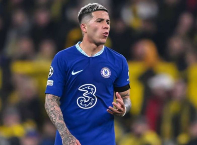 7000万完爆1.2亿，卡塞米罗给恩佐上了一课，他才是世界第一腰王