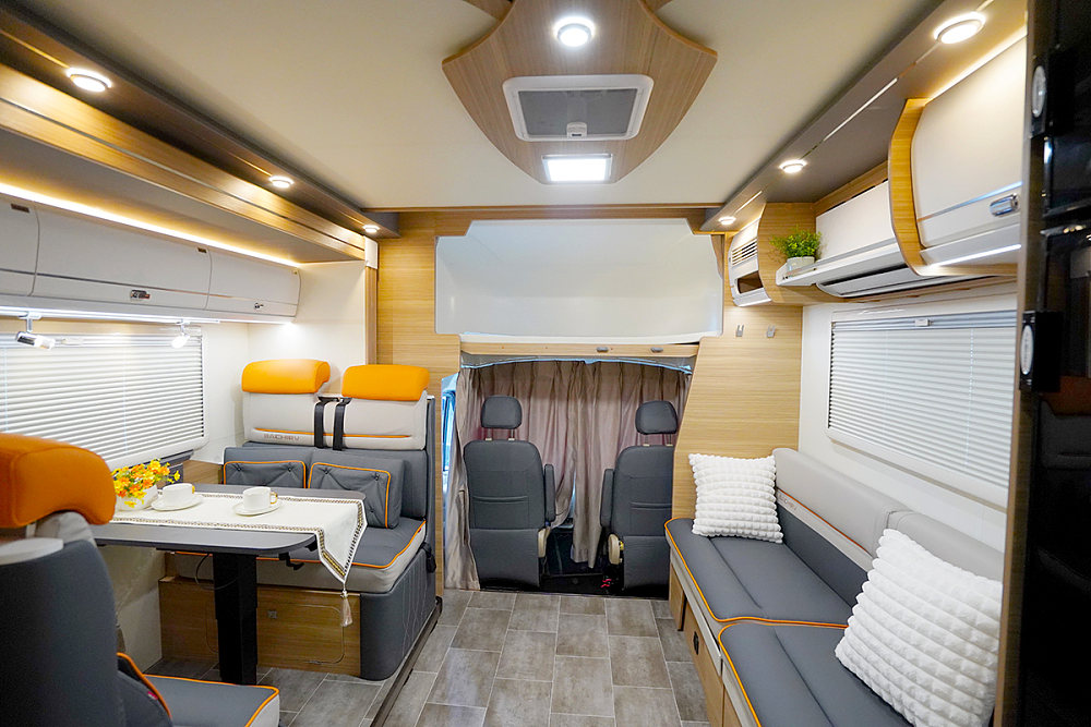 大驰蛮牛双拓展房车配置,大驰蛮牛c型双拓展房车参数油耗