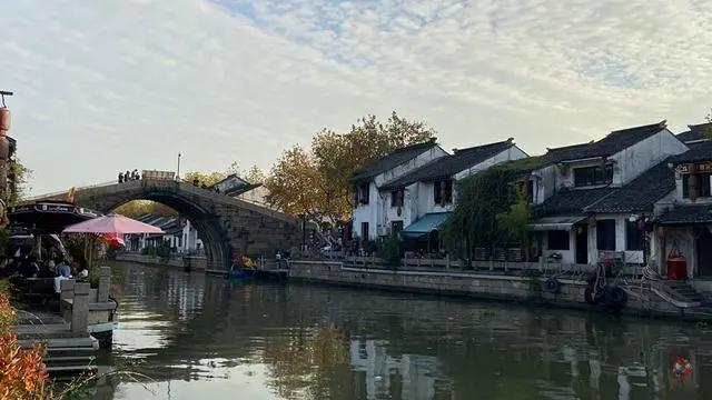 苏州的太湖与无锡太湖连吗,为什么苏州拥有那么大面积的太湖