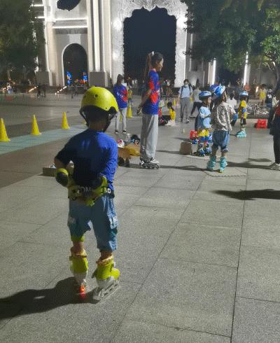 酷骑轮滑鞋是专业轮滑吗,轮滑初学儿童版轮滑鞋