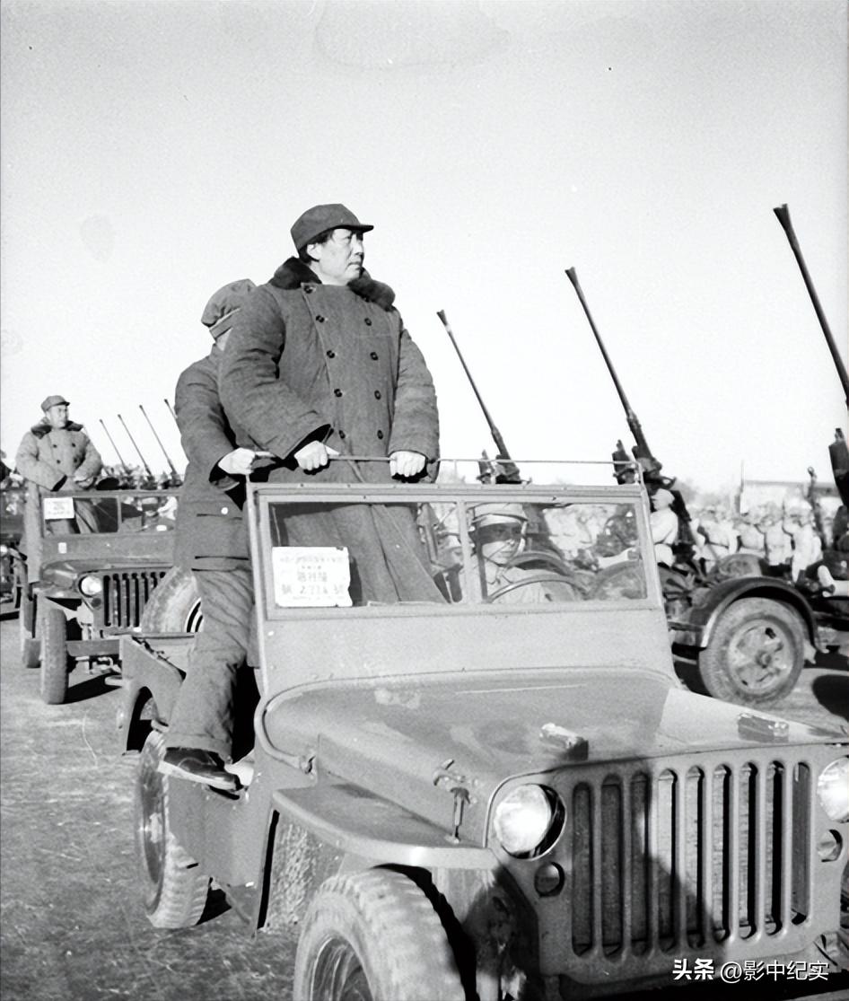 1949年，是谁提议将中南海，作为*党**中央办公地点的？